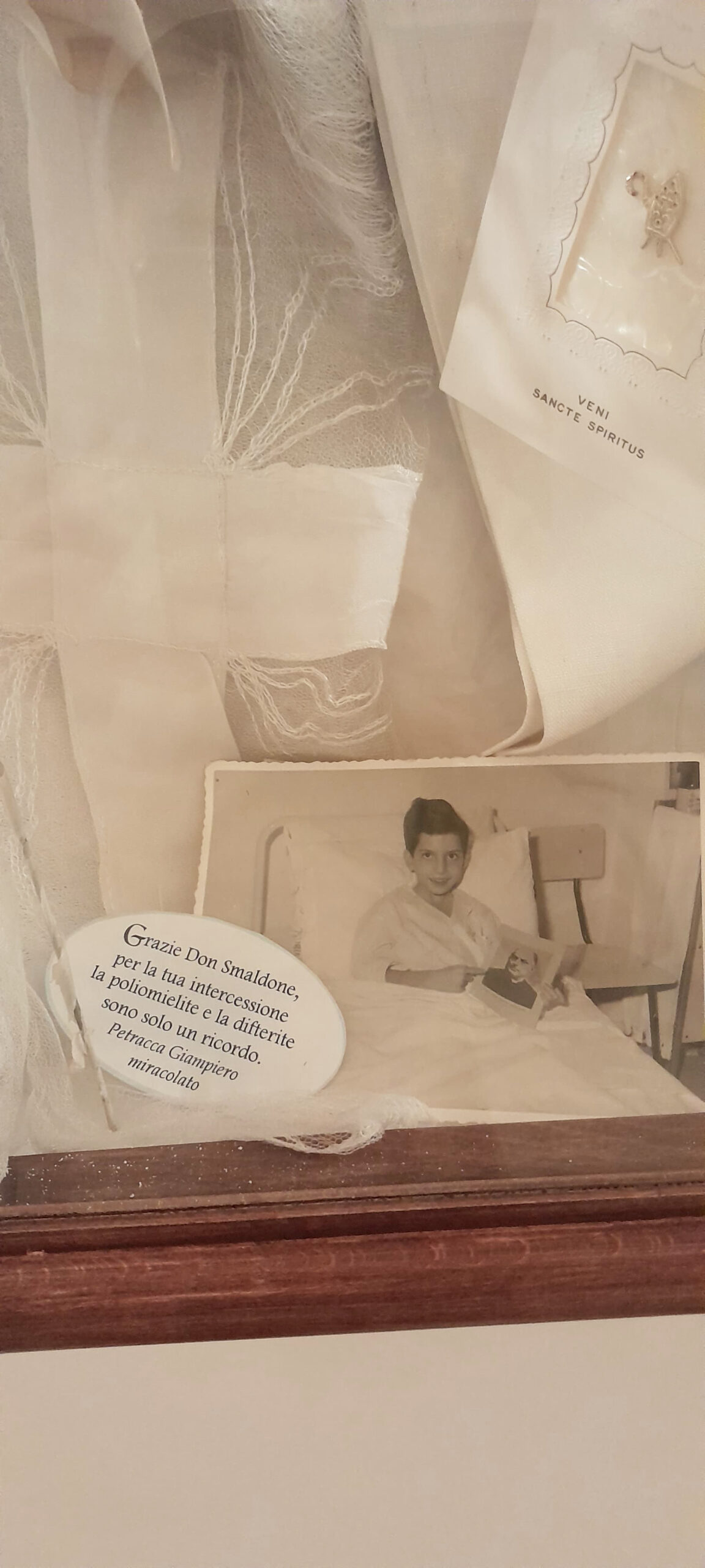 Giuseppe Gianpiero Petracca que foi milagrosamente curado por São Filippo Obrigada, Padre Filippo. Graças à sua intercessão, a poliomielite e a difteria são apenas uma lembrança.