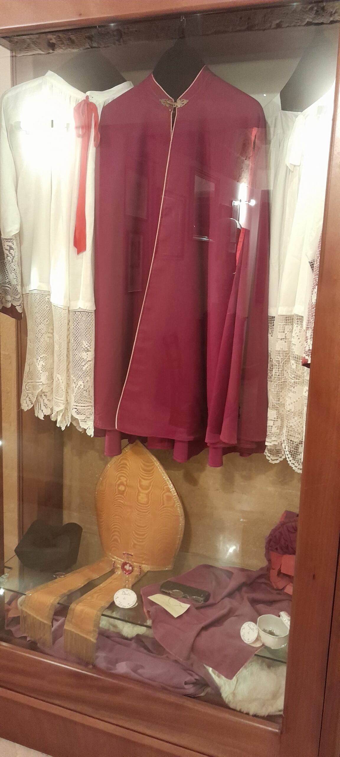 Vestes sagradas de São Filippo Smaldone 2