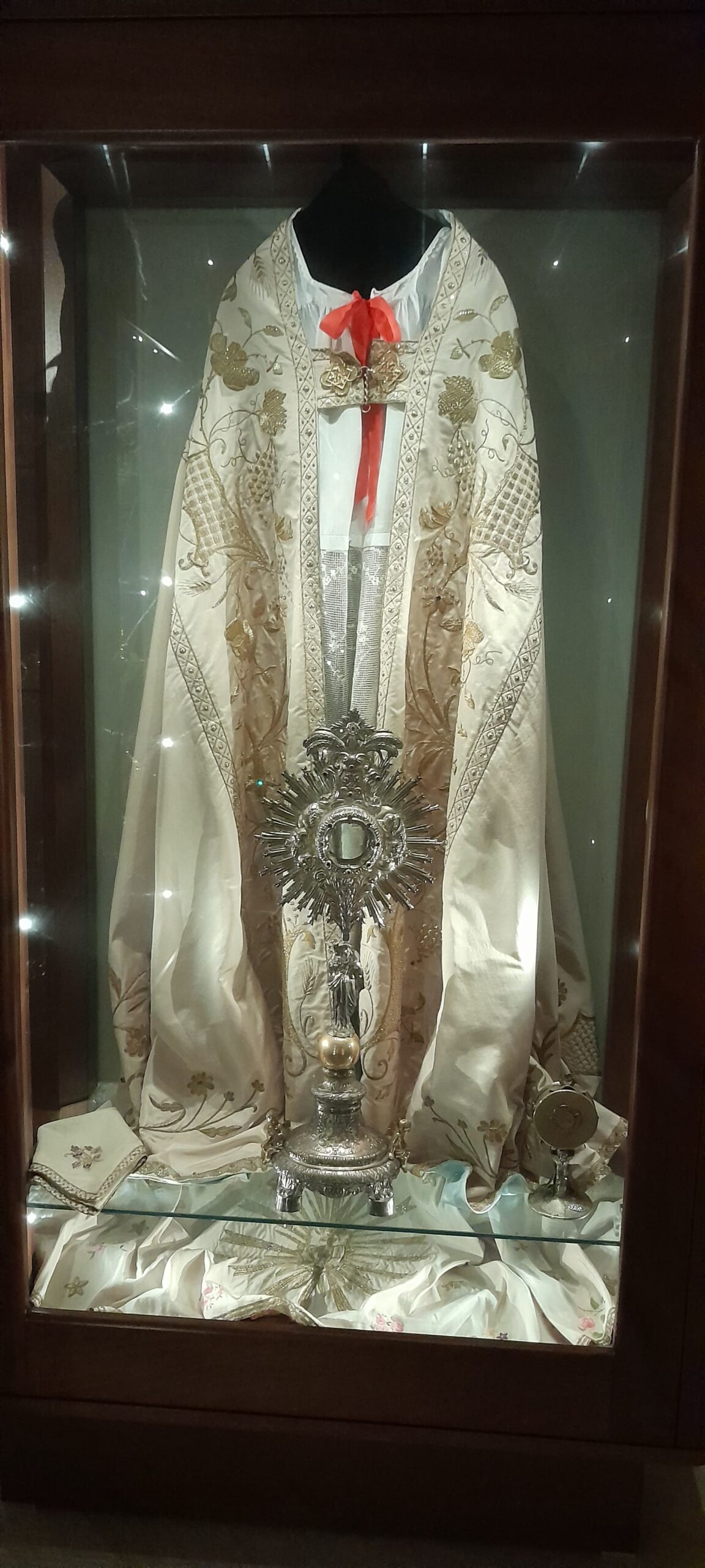 VestesObjetos sagrados de São Filippo Smaldone 4